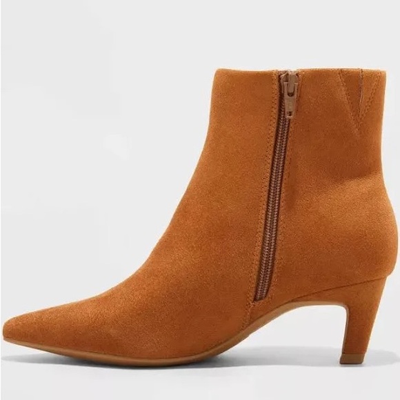 NWT Universal Thread AE986 Taylor Boots Faux Suede Size: 6 - Picture 2 of 3